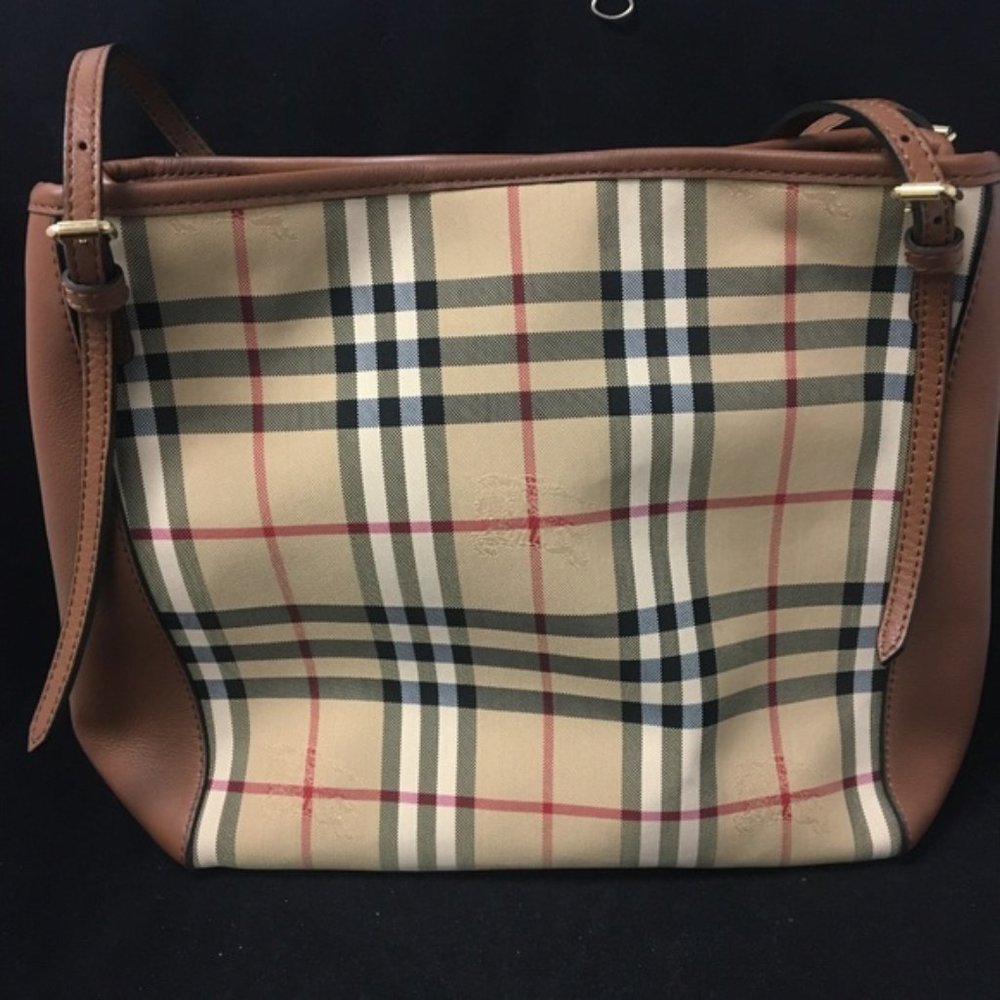 3939377 Burberry Horseferry Check Small Canterbery Panels Tote 12245